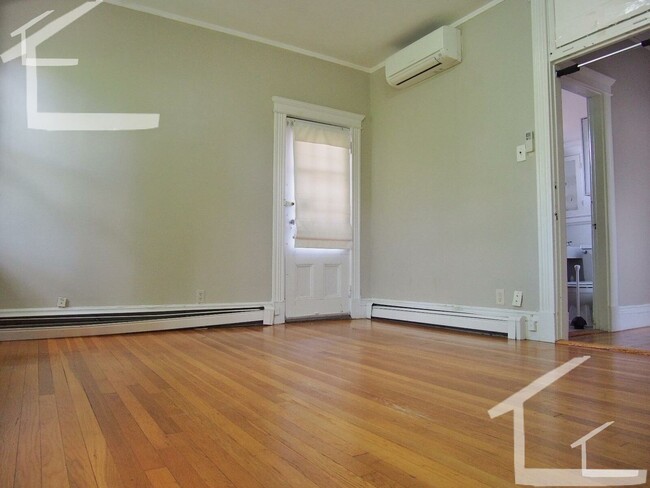 Building Photo - Unique BU Apartment