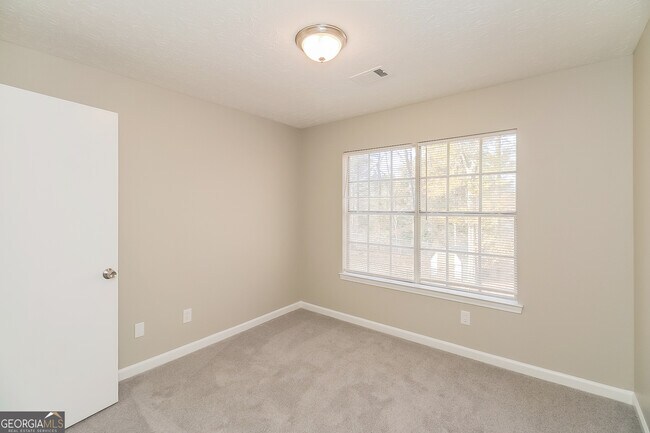 Building Photo - 177 Herscu Ct