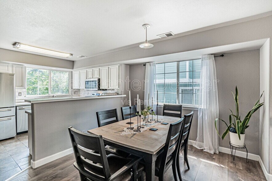 Building Photo - 8199 Welby Rd