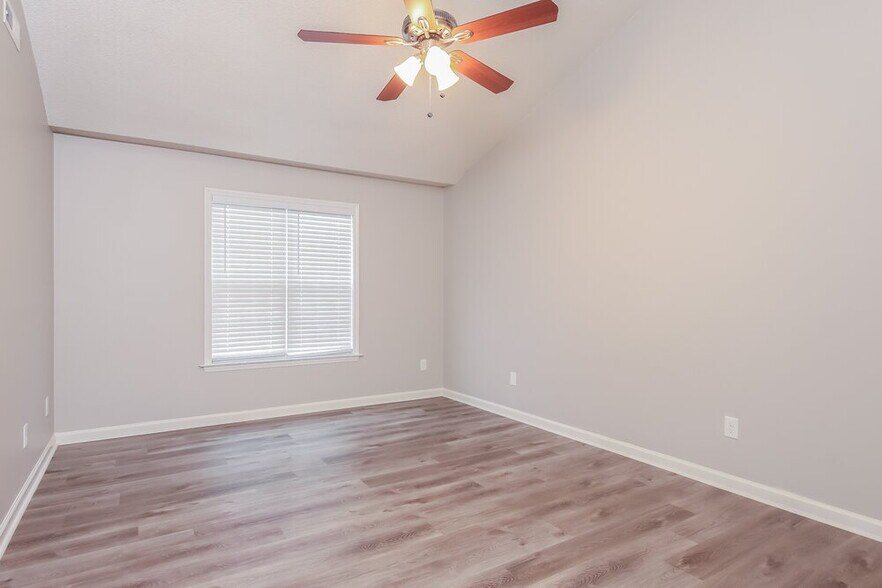 Building Photo - 5828 Waterford Landing Ct