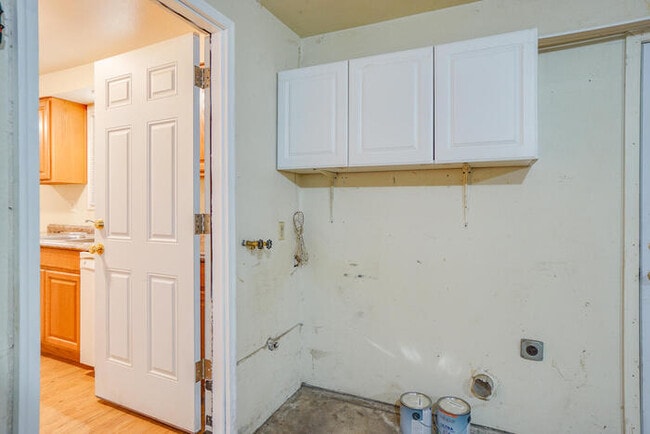 Building Photo - 13817 NE 35th Cir