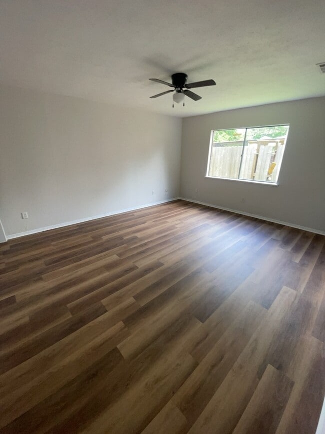 Building Photo - 22807 Millgate Dr