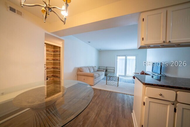 Building Photo - 141 Lamotte Dr