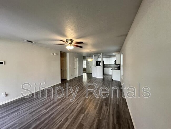 Building Photo - 1310 Sabine St