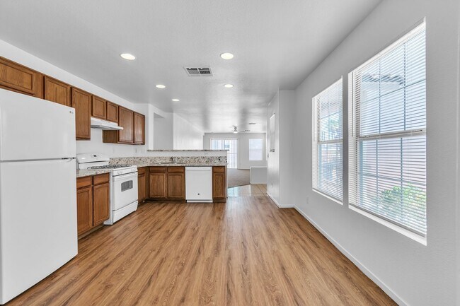 Building Photo - Spacious 3-Bed in Gated NW Las Vegas Community with 2-Car Garage
