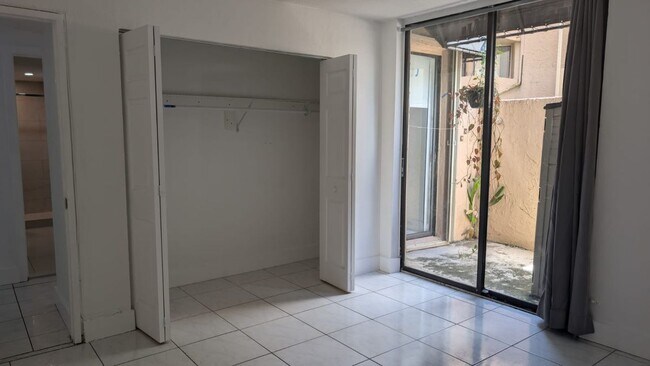 Building Photo - 10400 SW 108th Ave