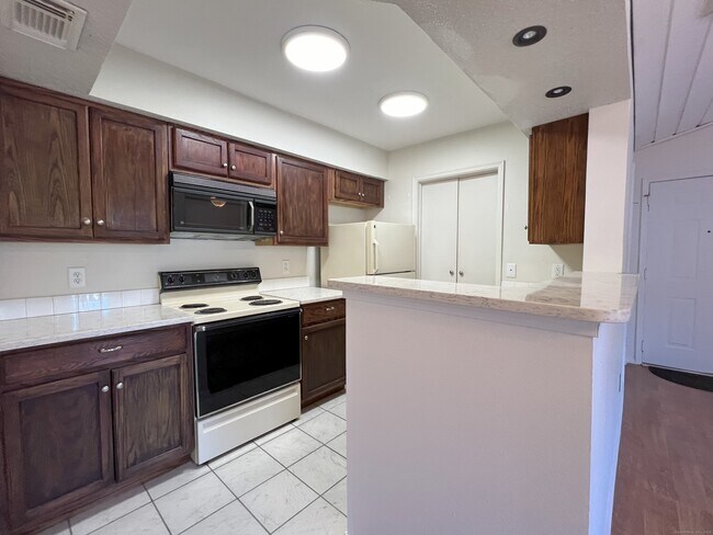 Building Photo - 91 Crown Knoll Ct