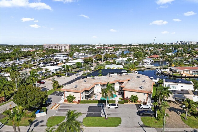 Building Photo - 2201 SE 9th St