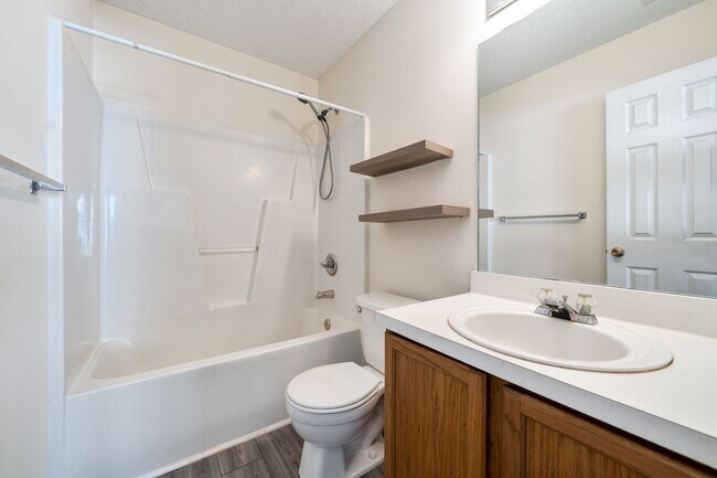 Building Photo - Charming 3-Bedroom Ranch in the Heart of D...