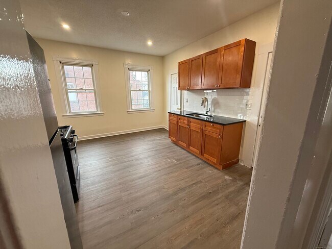 Building Photo - 204 Homestead Ave