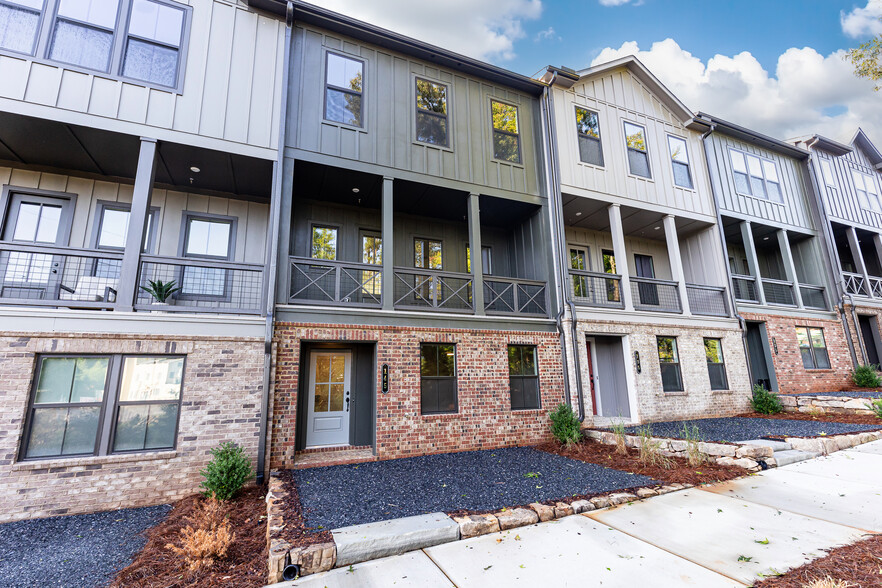 Front Stone Courtyard & Private Balcony - 145 Firefly Cir