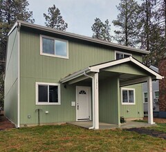Building Photo - E. 38th Avenue Duplex&#39;s
