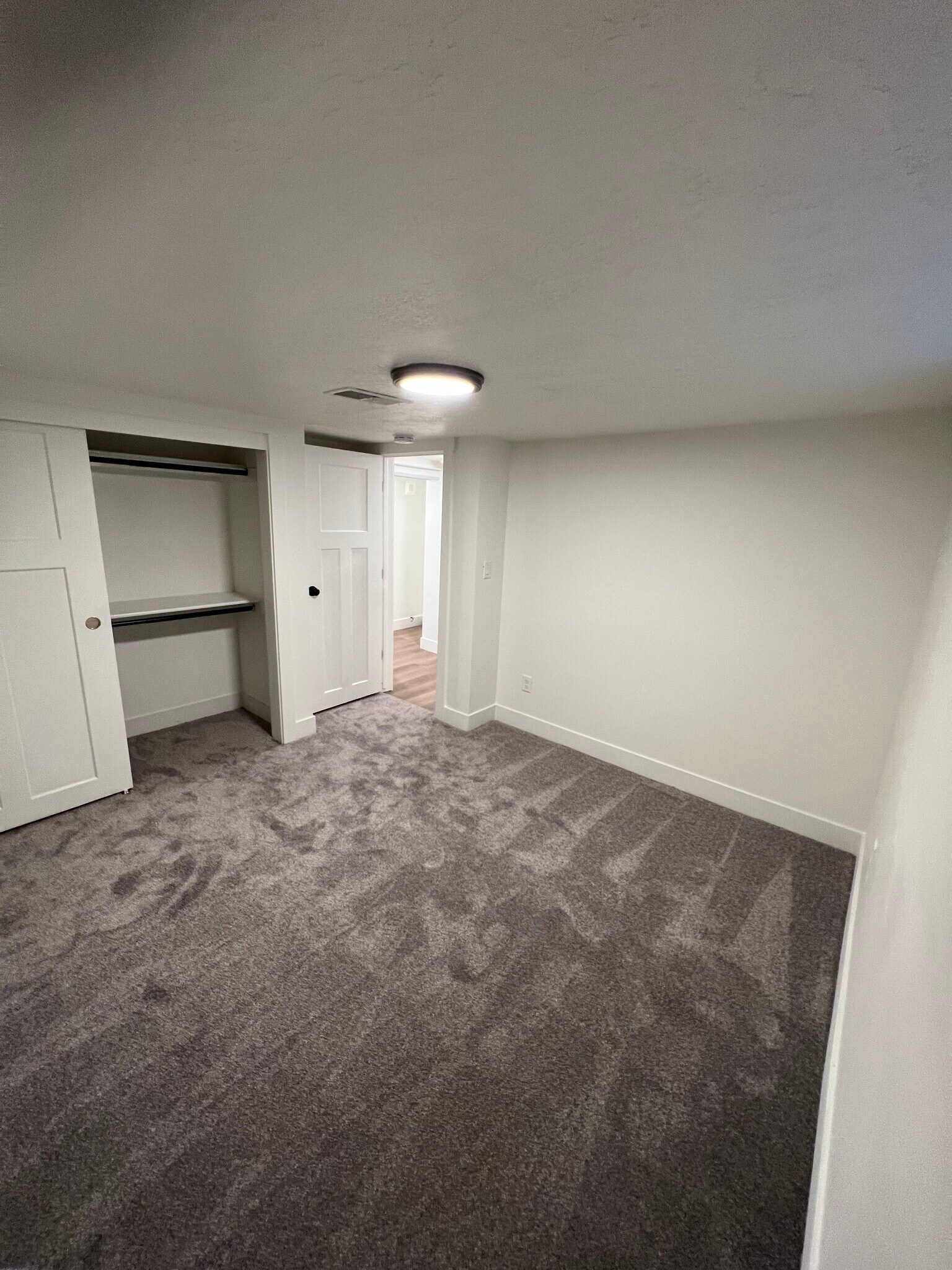 Building Photo - 343 N 800 W