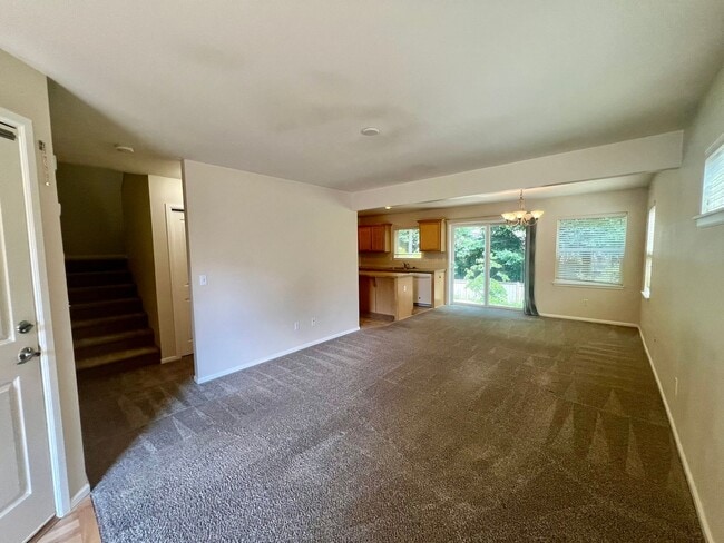 Building Photo - 2-Story Townhouse