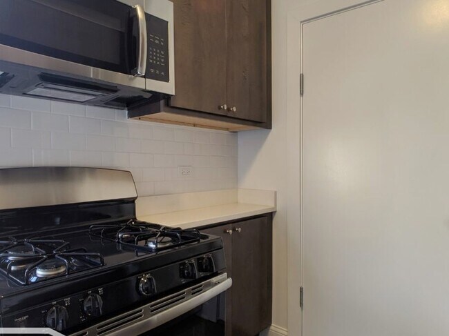 Building Photo - 2641 N Spaulding Ave