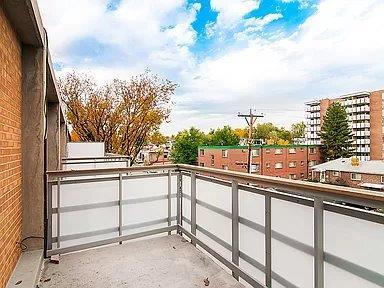 Building Photo - 2500 S York St