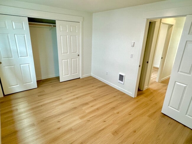 Building Photo - Brentwood-Darlington Fully Remodeled Bungalow with Huge Fenced Yard, A/C, Water/Sewer Included!