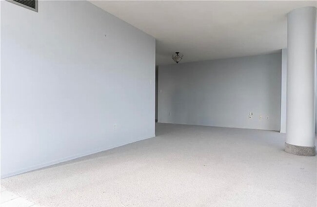 Building Photo - 1020 Warburton Ave