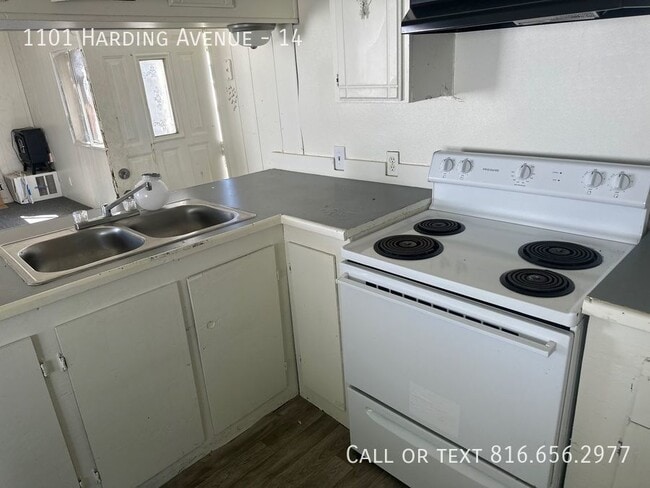 Building Photo - Mobile Home For Rent