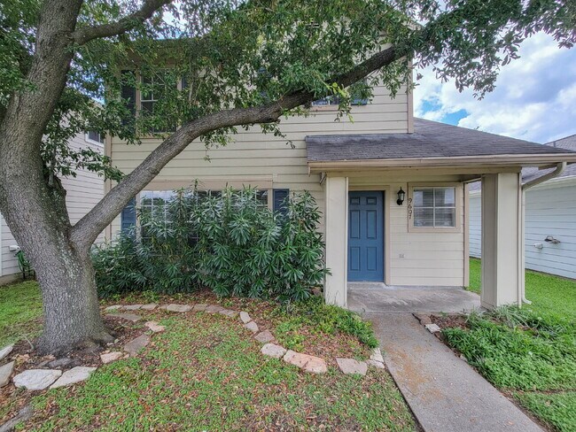 Building Photo - 3 Bed Single-Family Home in Parkside At Perry 77070