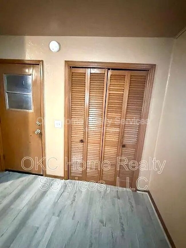 Building Photo - 118 SW 1st St