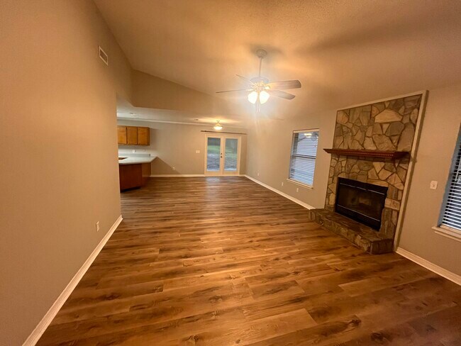 Building Photo - 310 Fairwood Dr