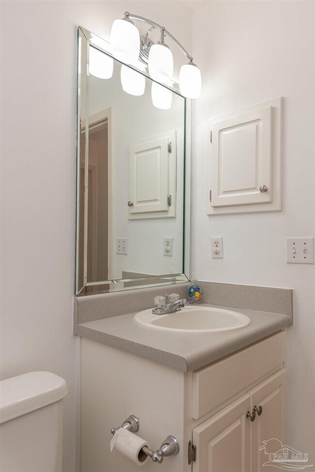 Building Photo - 25 Littleton St