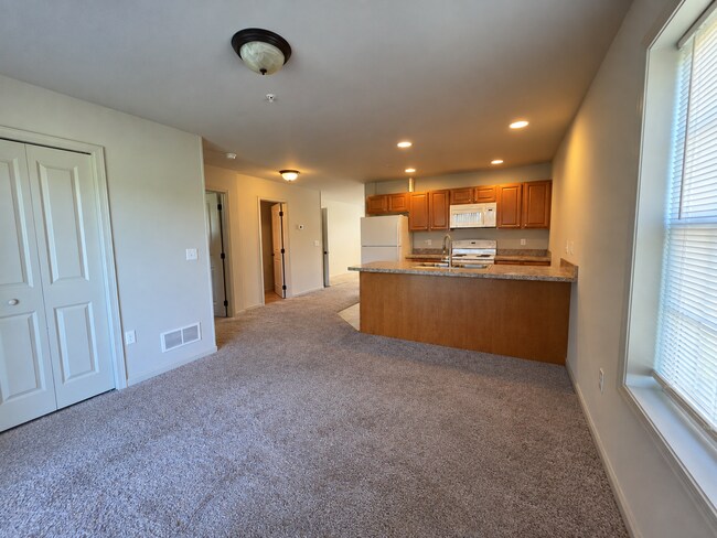 Building Photo - 172 Randolph Dr