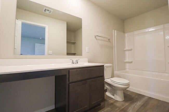 Building Photo - Stunning New Construction Home 4 Bed 2 Bath in Bixby!