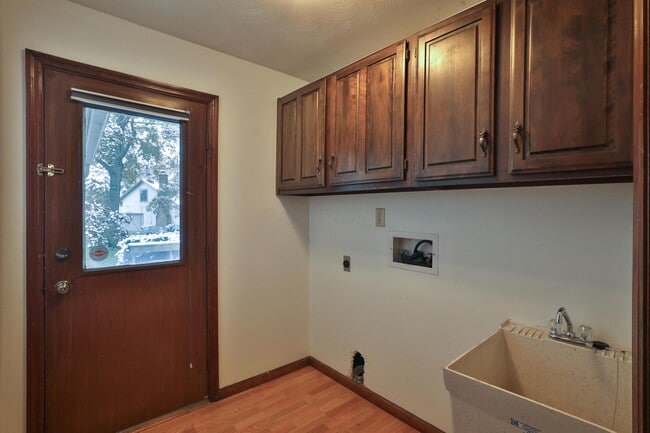 Building Photo - 453 Buckhorn Ct