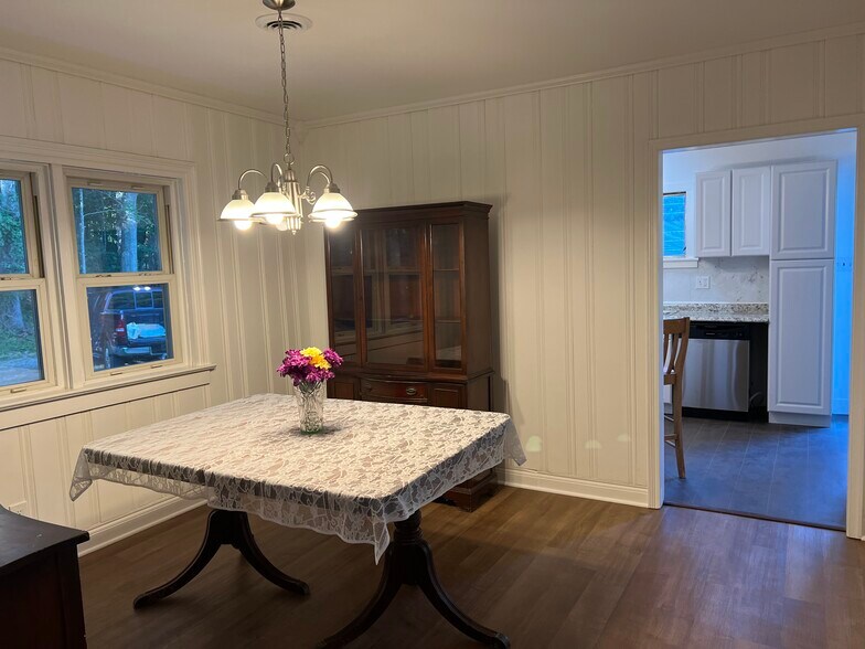 Building Photo - 24906 Lambs Meadow Rd