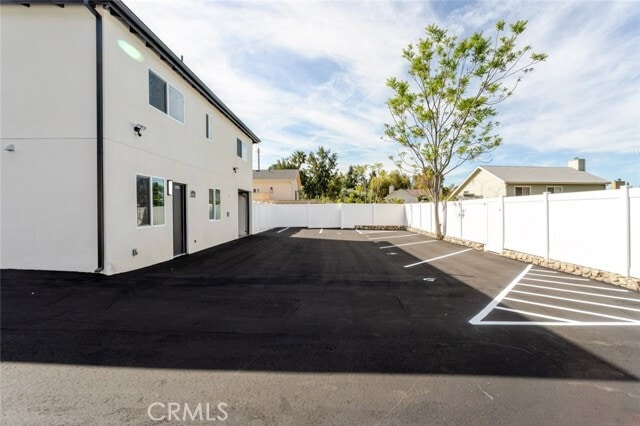 Building Photo - 10421 Pinyon Ave