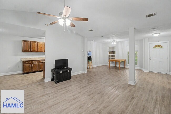 Building Photo - 10179 GA-196