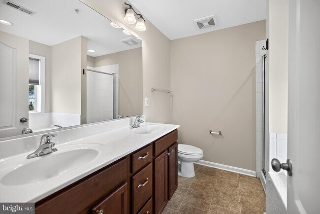 Building Photo - 10382 Lantern Ln