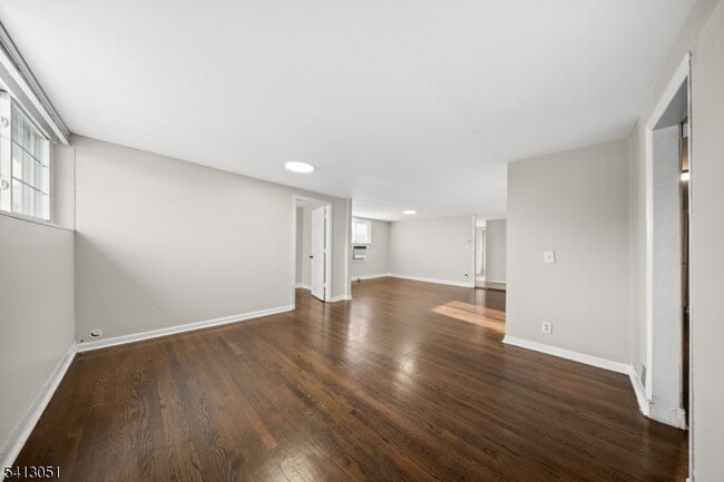 Building Photo - 339 N 6th St