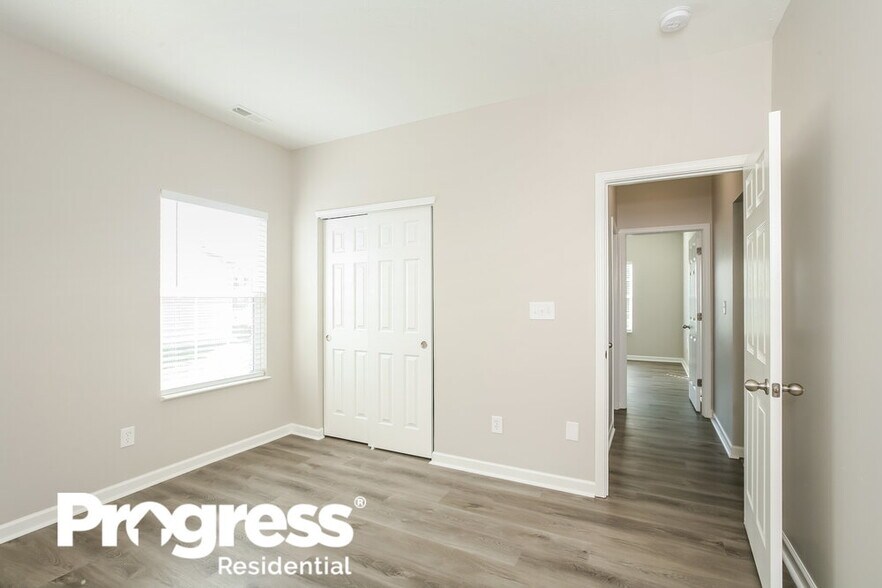 Building Photo - 8267 Templederry Dr