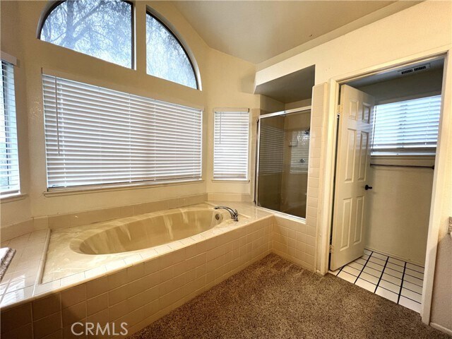 Building Photo - 206 Goldenrod Dr