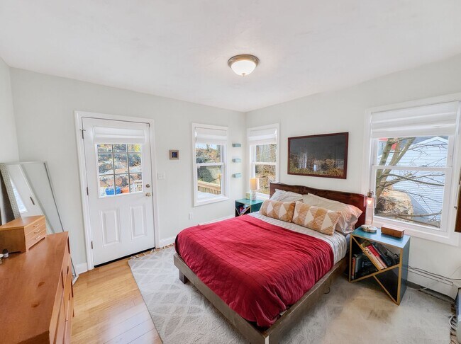 Building Photo - Beautiful Condo In Beverly MA!