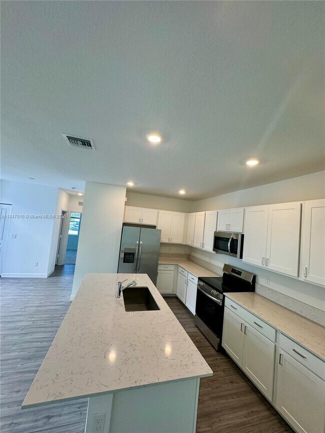 Building Photo - 4575 Hollister Ave