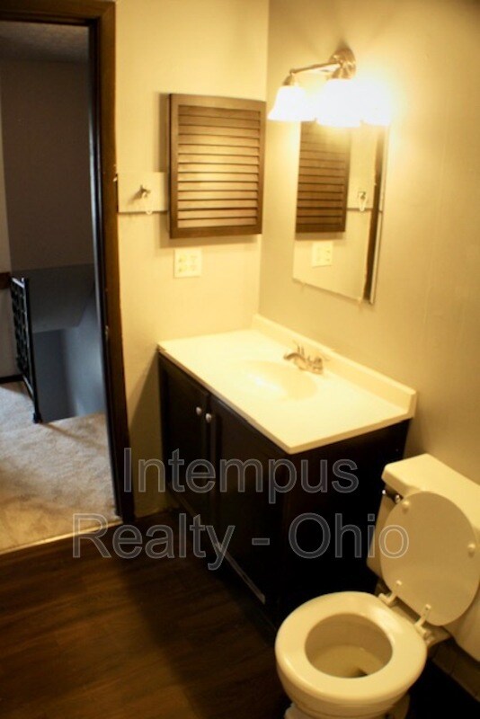 Building Photo - 716 W Light St