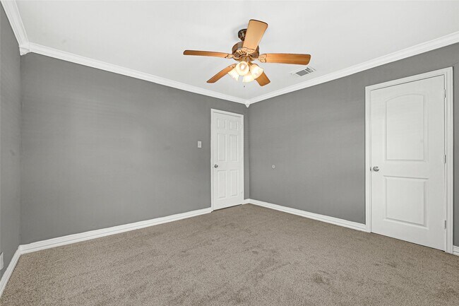 Building Photo - 5518 Sweetbriar St