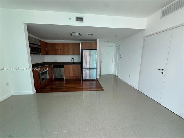 Building Photo - 300 S Biscayne Blvd