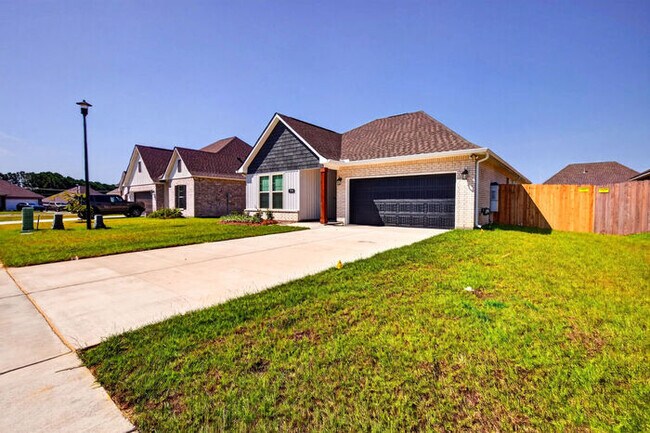 Building Photo - 7719 Claymont Cir