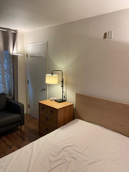 Bedroom, 1st floor - 1635 Derby St