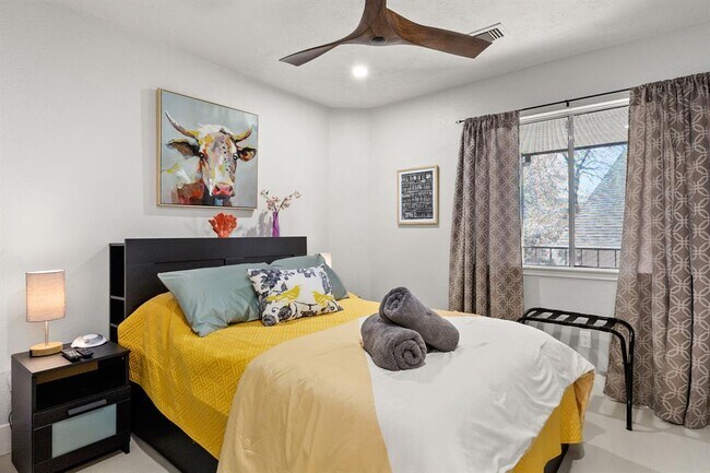 Building Photo - 5400 Alexis Cove