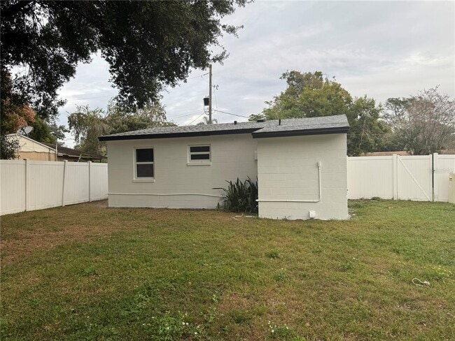 Building Photo - 1718 Guinyard Way