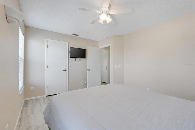 Building Photo - 8607 Knottingham Dr