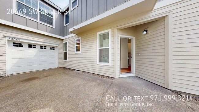Building Photo - 20669 SW Skiver St