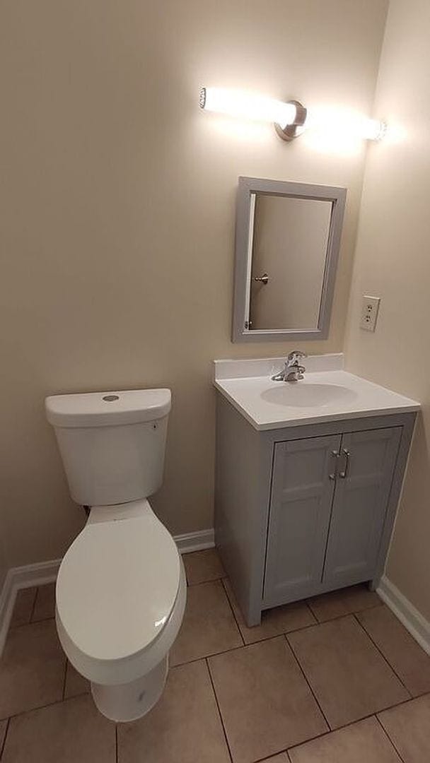 Building Photo - Chisle Run- 2 bedrooms and 1.5 bathrooms