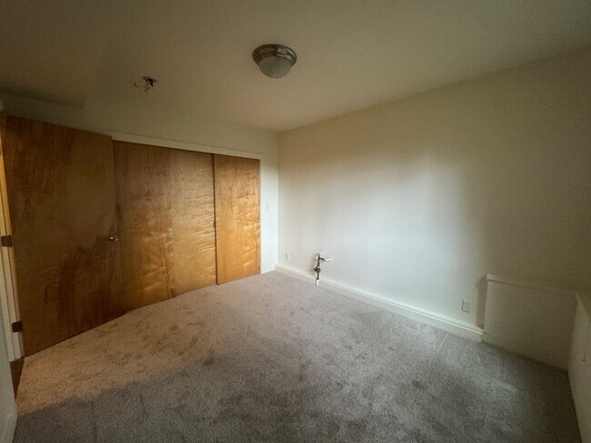 Building Photo - 11022 Palisades Ave SW